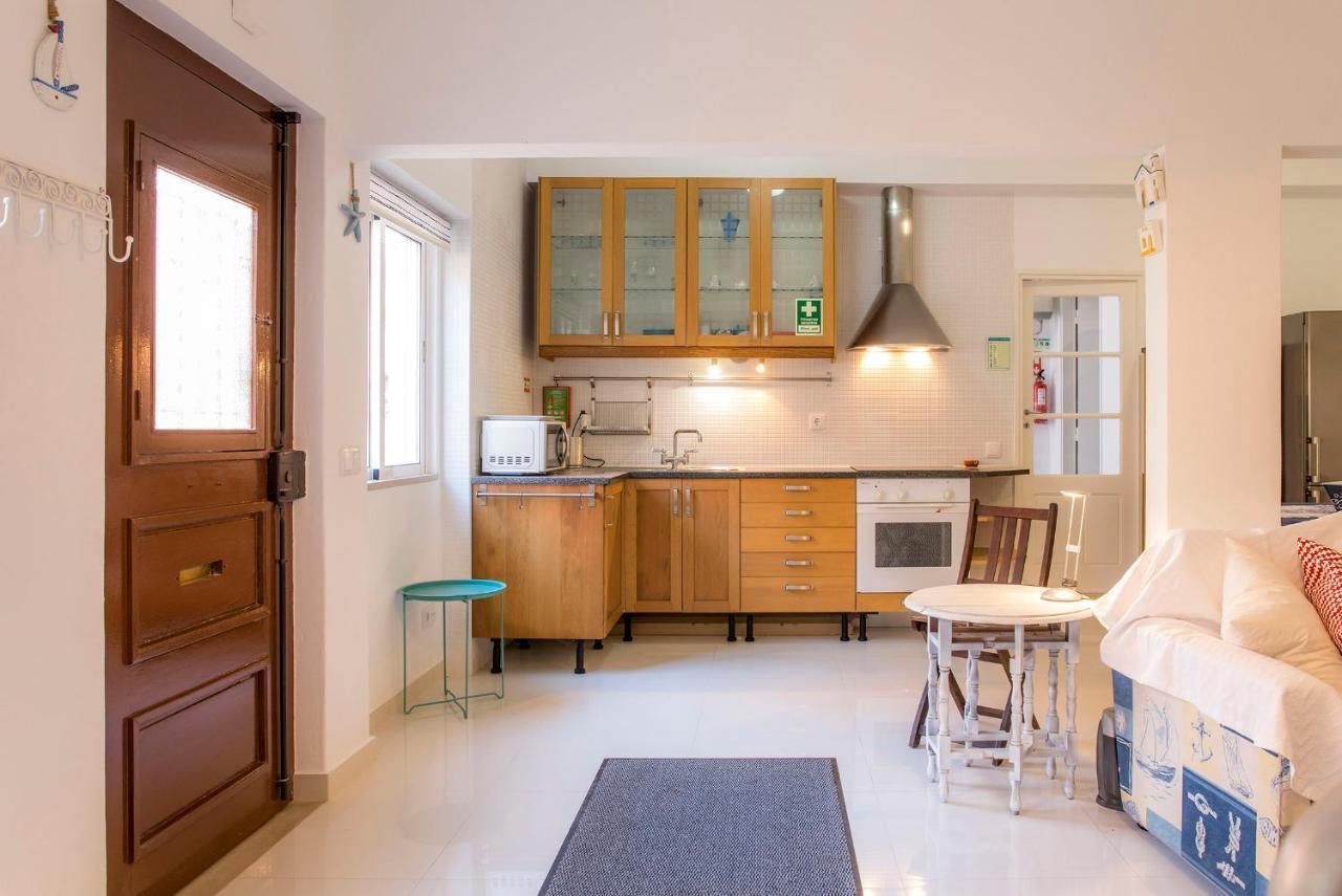 B34 - Central Townhouse In Lagos Villa Екстериор снимка
